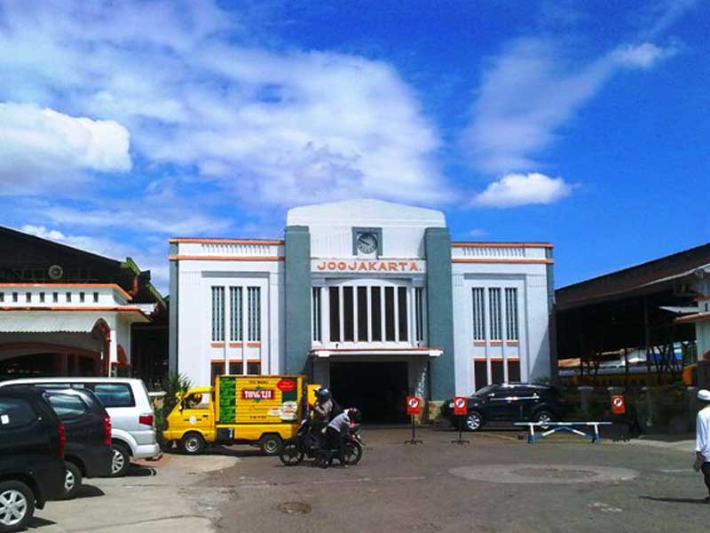 stasiun tugu