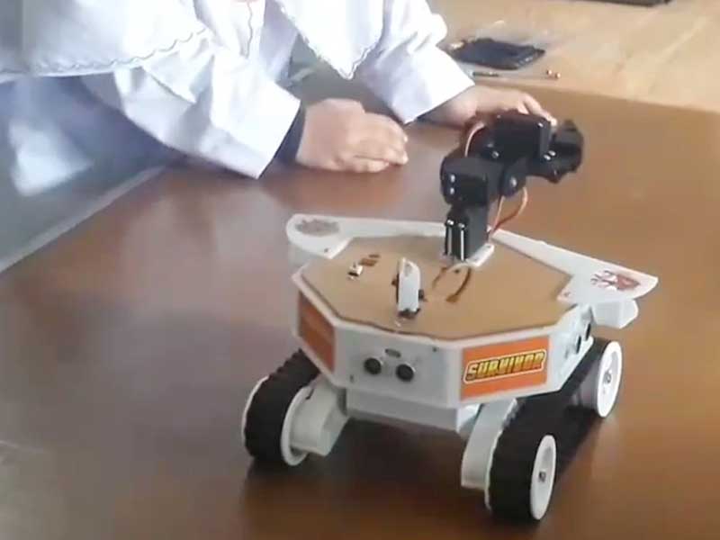 robot pendeteksi korban bencana