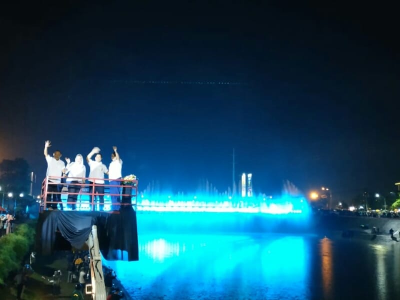 bridge fountain