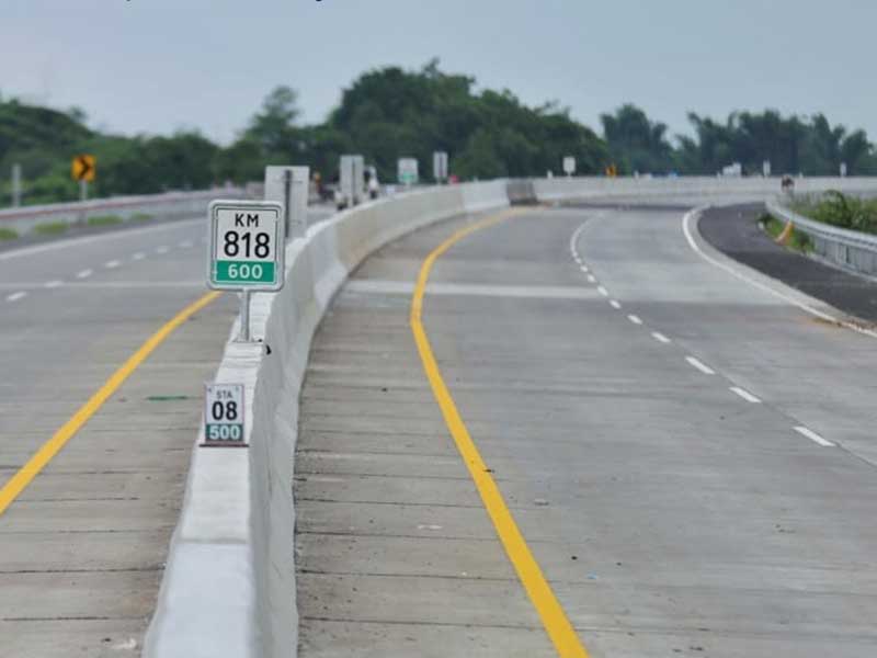 Menteri Pekerjaan Umum dan Perumahan Rakyat (PUPR) Basuki Hadi Muljono menyatakan ruas jalan tol Pasuruan – Probolinggo (Paspro)