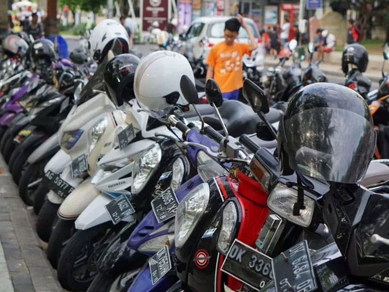 helm-motor pencuri