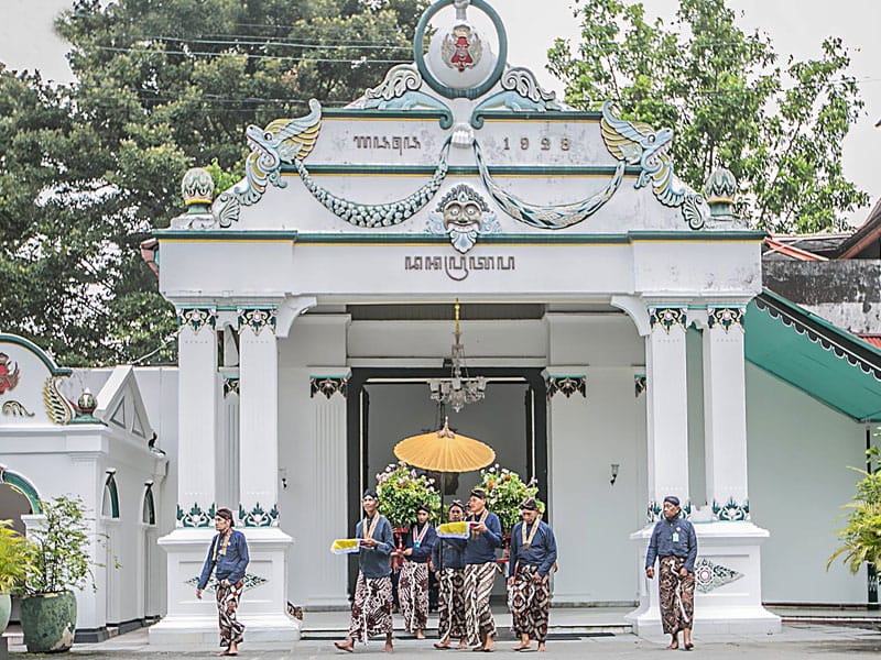 Tinggalan Jumenengan