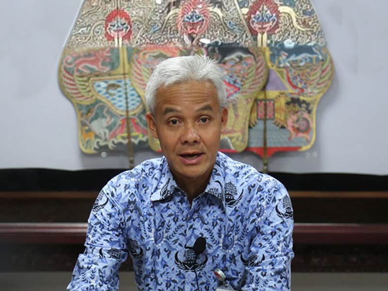 ganjar-instruksikan-asn-jateng-kerja-di-rumah
