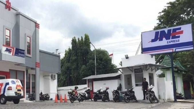 jne-semarang-gratiskan-pengiriman-apd-anne-avantie