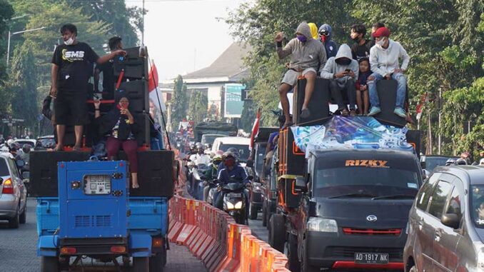Demo-Pekerja-Seni