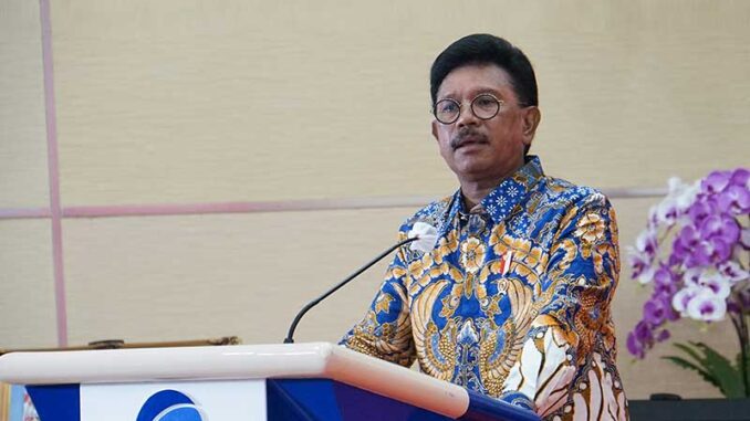 kominfo-johnny-g-plate-tv-analog