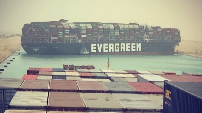 terusan-suez-macet