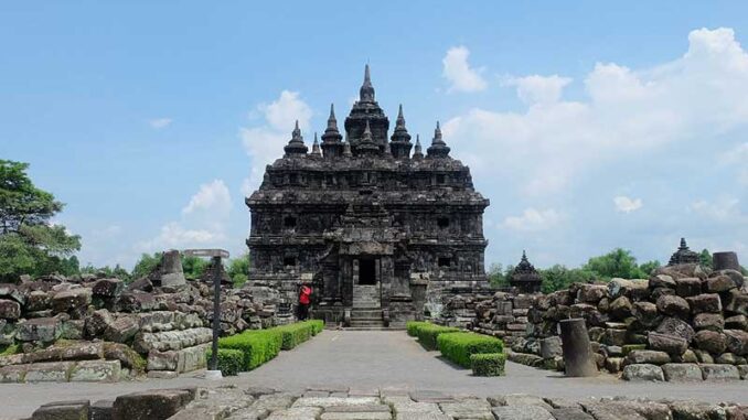 candi-plaosan-dibangun