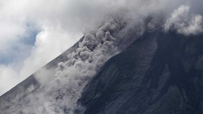 merapi-luncurkan-awan-panas-di-2021