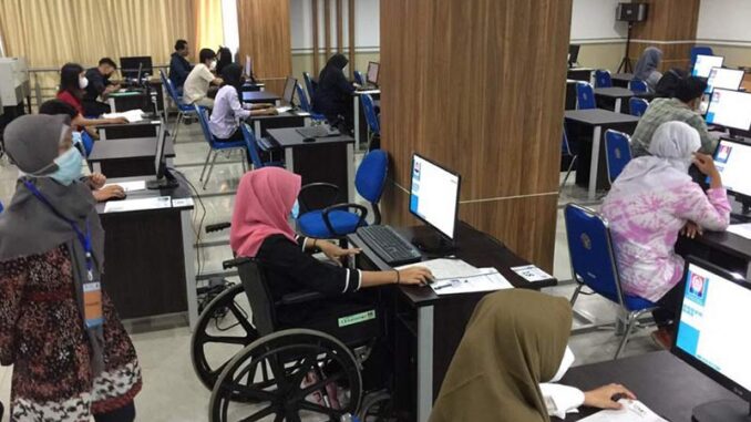 undip-utbk-kursi-roda