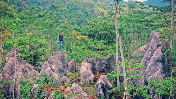 bukit-marmer-merah-menoreh