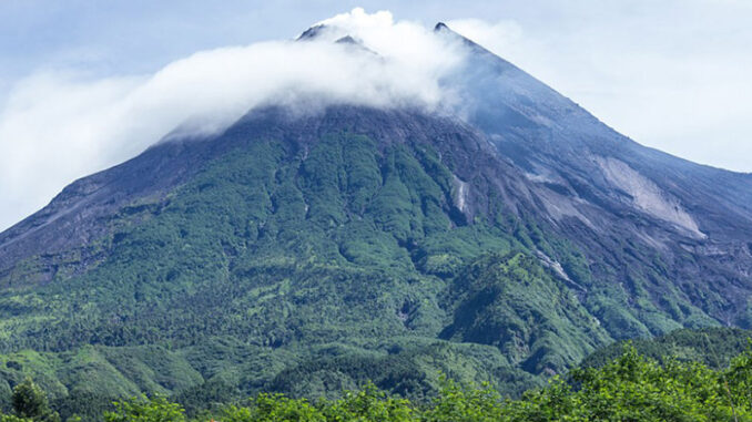 kubah-merapi-meninggi
