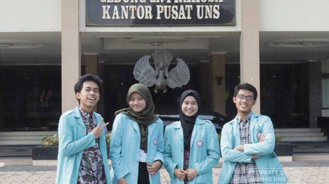 tim-uns-solo-raih-juara-1-kompetisi-debat-berbahasa-indonesia