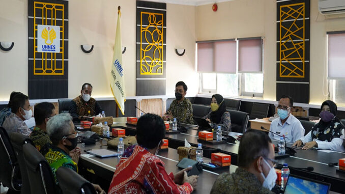 unnes-dalam-tata-kelola-pengembangan-guru