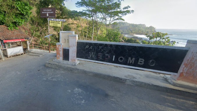 akses-jalan-pantai-wediombo
