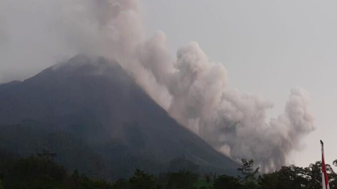 merapi-makin-aktif-3