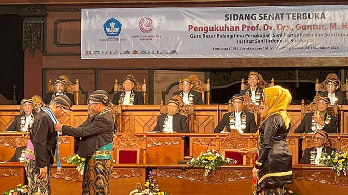prof-guntur-guru-besar-isi-solo