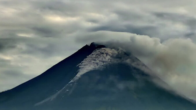 gunung-merapi-masuk-fase-erupsi