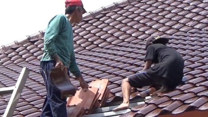 Viral Bongkar Genteng Puskesmas