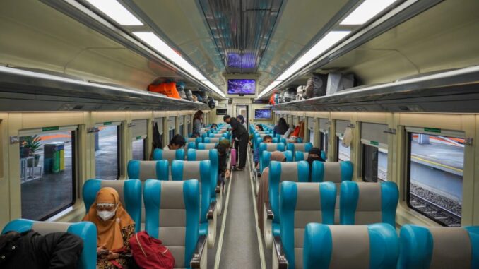 Tambah 92 Perjalanan 58.940 Tempat Duduk