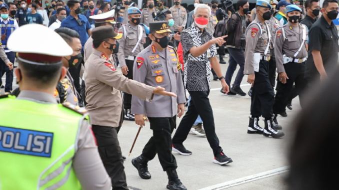 ganjar Ganjar Minta Petugas Gencar Sosialisasikan Call Center