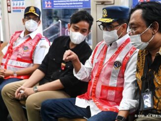 Menhub dan Gibran Jajal KRL Solo Balapan-Palur, Target Operasional Juli 2022