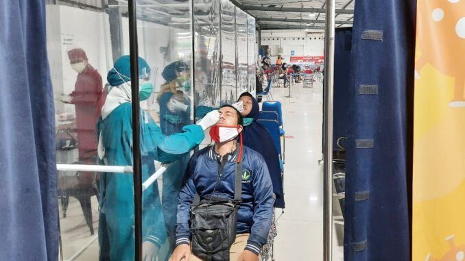 Swab KAI PT KAI Hapus Syarat Tes Covid-19 Bagi Penumpang Yang Sudah Vaksin Lengkap