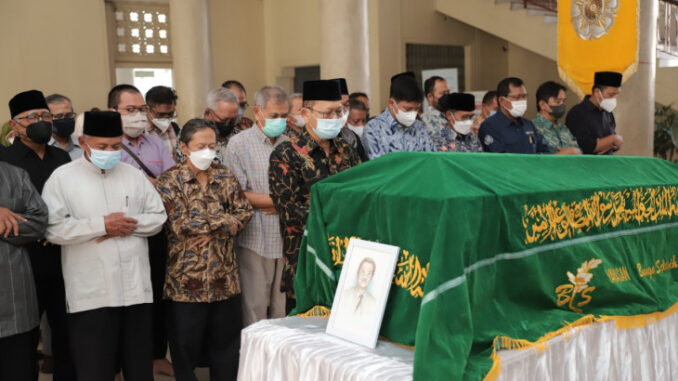 UGM Prof Sutrisno Berpulang