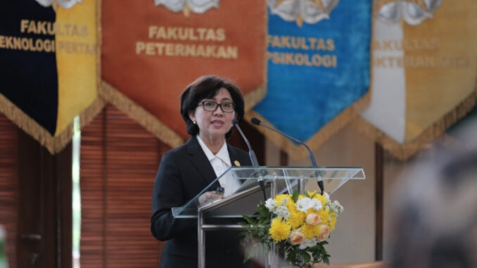 Prof. Ova Emilia Terpilih Sebagai Rektor UGM Periode 2022 – 2027