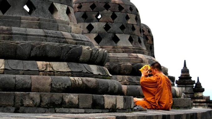 Rayakan Waisak 2566 BE di Candi Borobudur Rayakan Waisak 2566 BE di Candi Borobudur