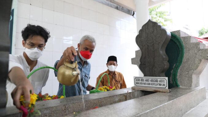 ganjar Gubernur Ganjar Ziarah ke Makam Pangeran Diponegoro