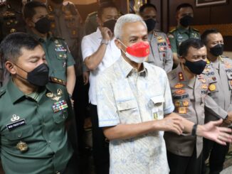 Bantu Nelayan Cilacap Korban Kebakaran Kapal