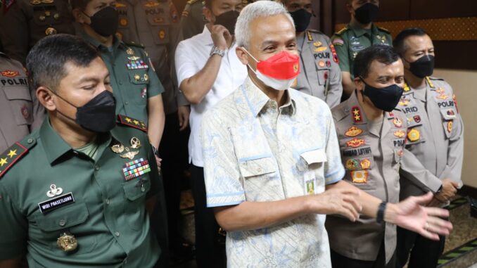 Bantu Nelayan Cilacap Korban Kebakaran Kapal