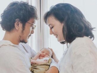 Putri Pertama Pasangan Nadine Chandrawinata dan Dimas Anggara Dibaptis, Keluarga Kompak Datang