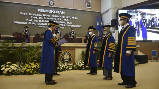 Undip Kukuhkan 8 Guru Besar, Rektor: Terus Berkarya dan Jaga Integritas