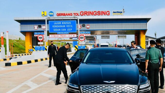 Jajal Genesis G80 di Batang, Jokowi Optimistis Harga Mobil Listrik Bakal Lebih Murah