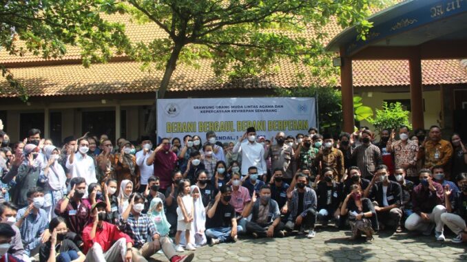 Srawung Pemuda Lintas Agama dan Kepercayaan Apresiasi ‘Srawung Pemuda Lintas Agama dan Kepercayaan’ di Kendal, Ini Pesan Bupati Dico
