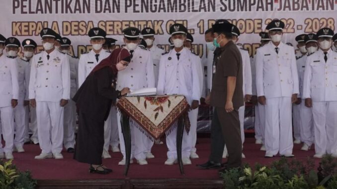 Lantik 34 Kepala Desa, PJ Bupati Batang Lani Wanti-wanti Soal Penggunaan Dana Desa