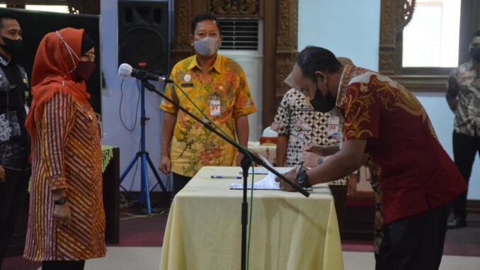 Lantik 65 Pejabat Fungsional, Bupati Batang Lani Dwi Rejeki: Sistem Kerja Harus Cepat Dan Profesional