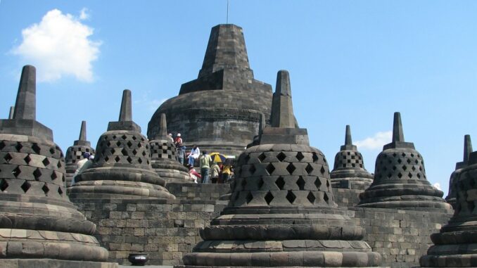 Tiket ke Candi Borobudur Rp750 Ribu, Netizen: Orang Miskin Tak Bisa Sentuh Candi Borobudur