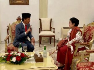 Di Tengah Spekulasi Hubungan Merenggang, Jokowi Berbincang Akrab Dengan Megawati