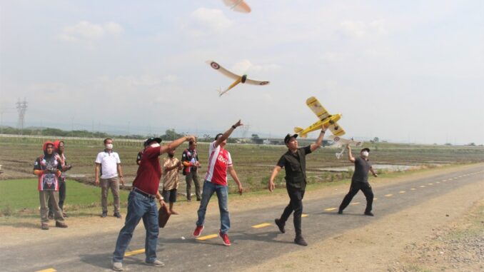 kendal Bupati Kendal Dico Berharap Event Aeromodelling Tingkat Nasional Jadi Percontohan Desa Wisata