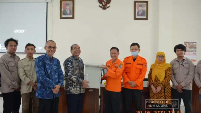 Sensor Tanah Longsor Bikinan Mahasiswa UNS Diserahkan Kepada BPBD Karanganyar