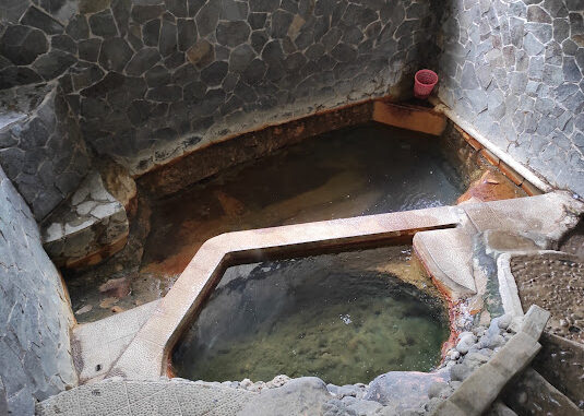 derekan Healing Sekaligus Merawat Kesehatan Kulit, Nikmati Sensasi Berendam Air Hangat Sumber Alami di Semarang Ini