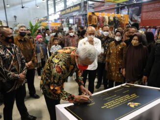 Teten Masduki Puji 90 Persen Ruang di Rest Area heritage KM260 Brebes Dipenuhi Produk UMKM