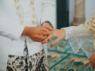 Banyak Pasangan Menikah di Bulan Besar, Ini Alasannya
