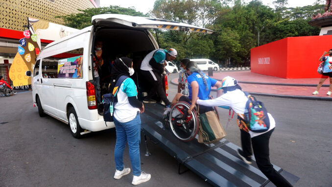 Modifikasi Pada Toyota Hiace Permudah Atlet Difabel Mengakses Transportasi