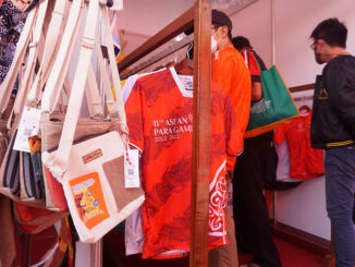 Penjual Souvenir Dan Kuliner Di Area ASEAN Para Games Kebanjiran Rejeki