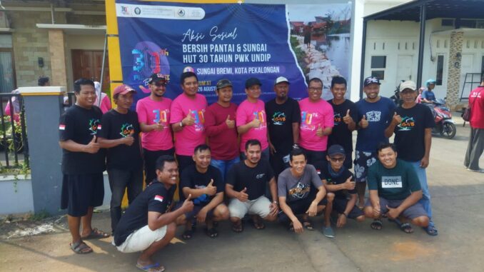 Setelah Sungai Wonokerto, IKA Planologi Undip Giliran Bersihkan Sungai Bremi