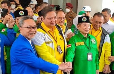 Tunjukkan Semangat yang Solid, Tiga Partai Anggota KIB Daftar Bareng ke KPU